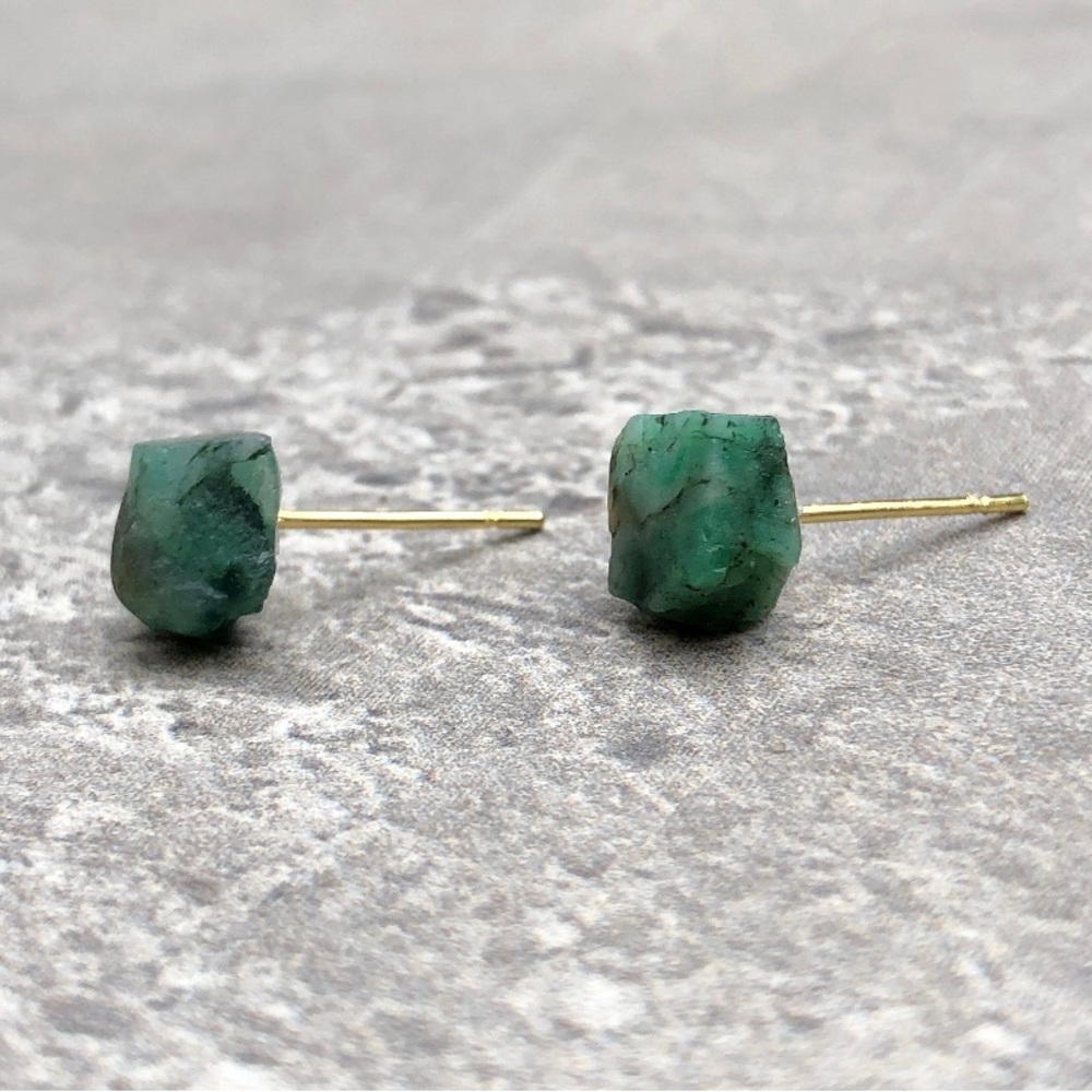 🆕 New Raw Emerald Crystal Stud Gemstone Earrings